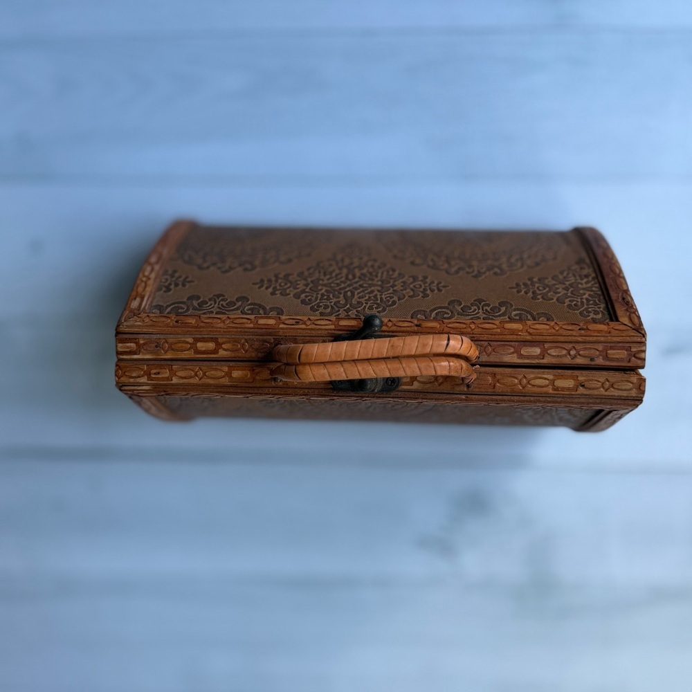 Vintage Wood & Leather Embossed Handbag - Picture 4 of 7